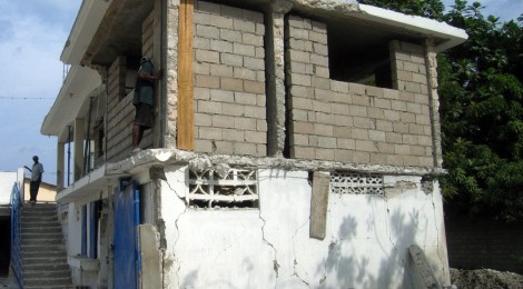 How to we promote resilience in post-disaster reconstruction? Building a 2nd floor on an already damaged 1st floor is not "reformative recovery". Picture taken in Port-au-Prince Haiti by David Lallemant